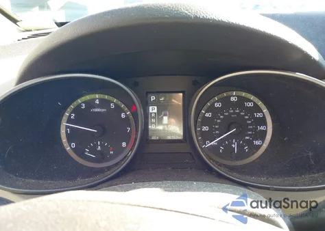 2017 Hyundai Santa Fe Sport 2.4L z USA, uszkodzony, nr VIN 5NMZUDLBXHH044891